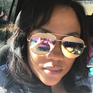 Meet your Posher, Roshundra